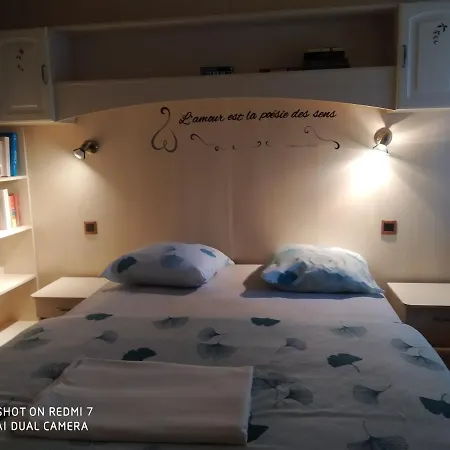 La Maison Des Loirs Apartamento Valréas